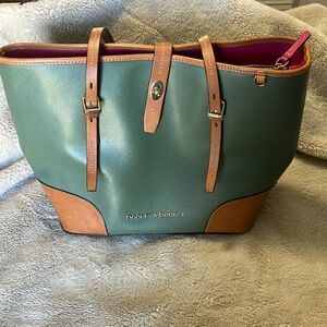 Dooney & Bourke purse